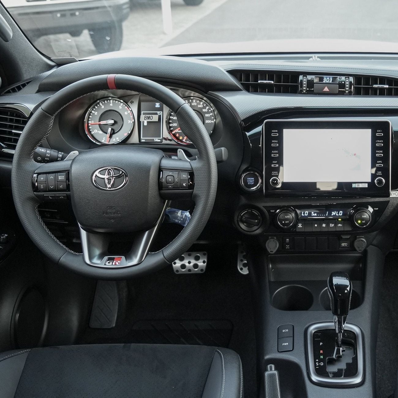 Toyota Hilux 2.8 л 2026 г. Белый