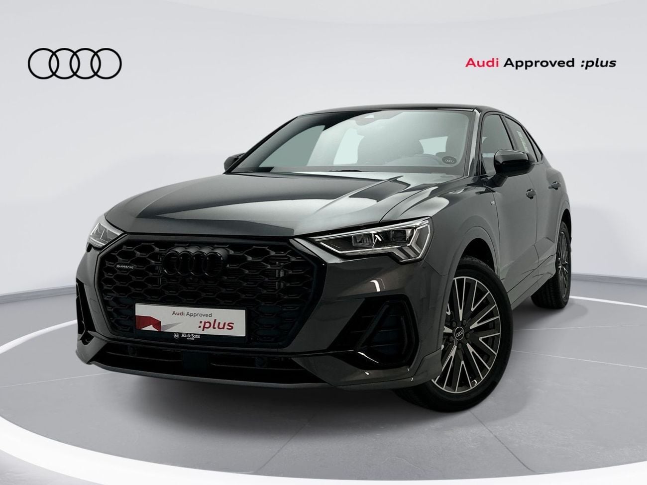 Audi Q3 2.0 л 2026 г. Серый, пробег 100 км