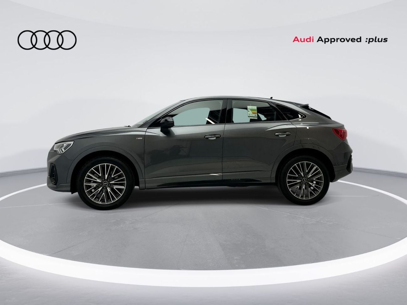 Audi Q3 2.0 л 2026 г. Серый, пробег 100 км