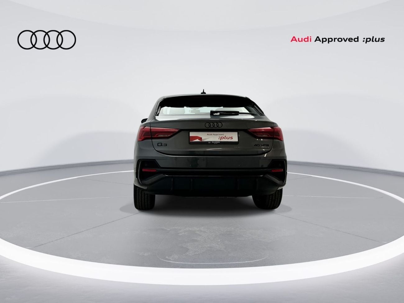Audi Q3 2.0 л 2026 г. Серый, пробег 100 км