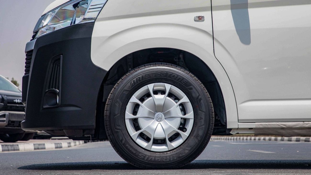 Toyota Hiace 3.5 л 2026 г. Белый