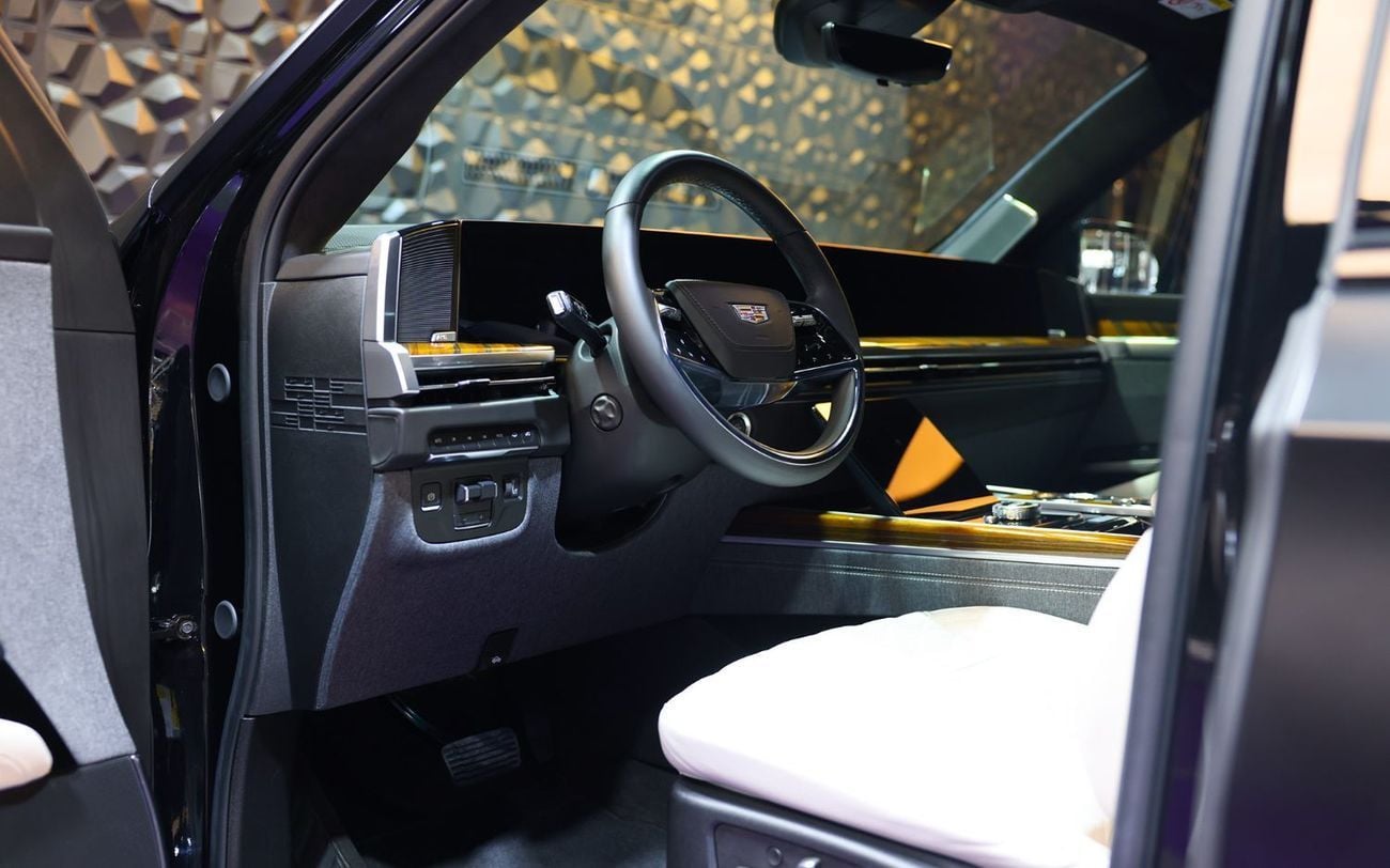Cadillac Escalade 6.2 л 2025 г. Чёрный