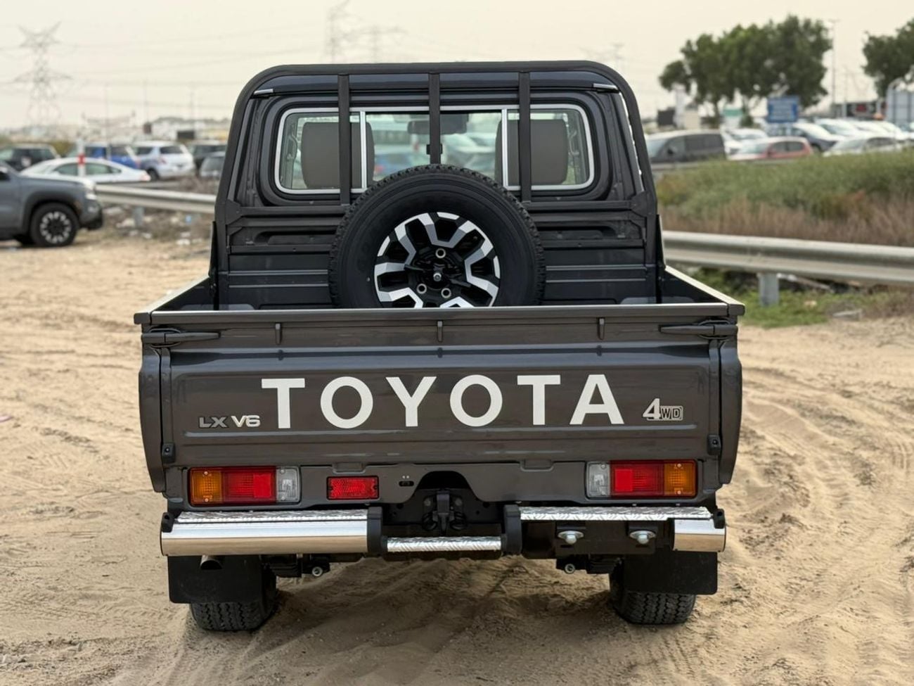 Toyota Land Cruiser Pick Up 4.0 л 2026 г. Серый