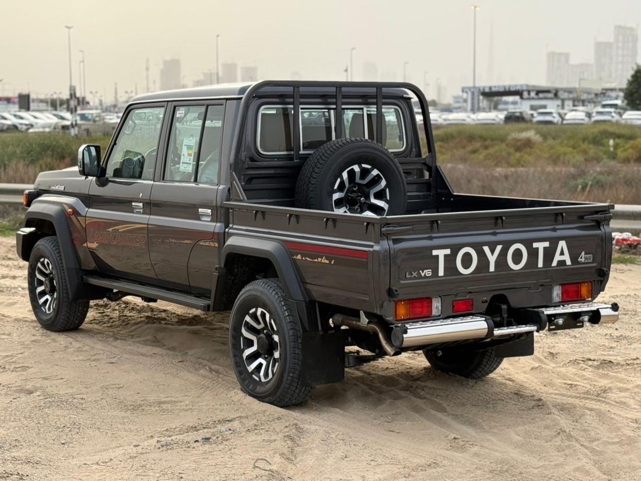 Toyota Land Cruiser Pick Up 4.0 л 2026 г. Серый