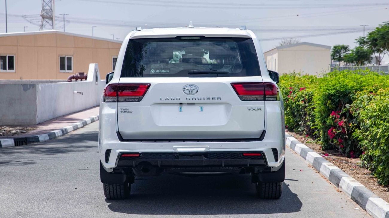 Toyota Land Cruiser 3.5 л 2026 г. Белый
