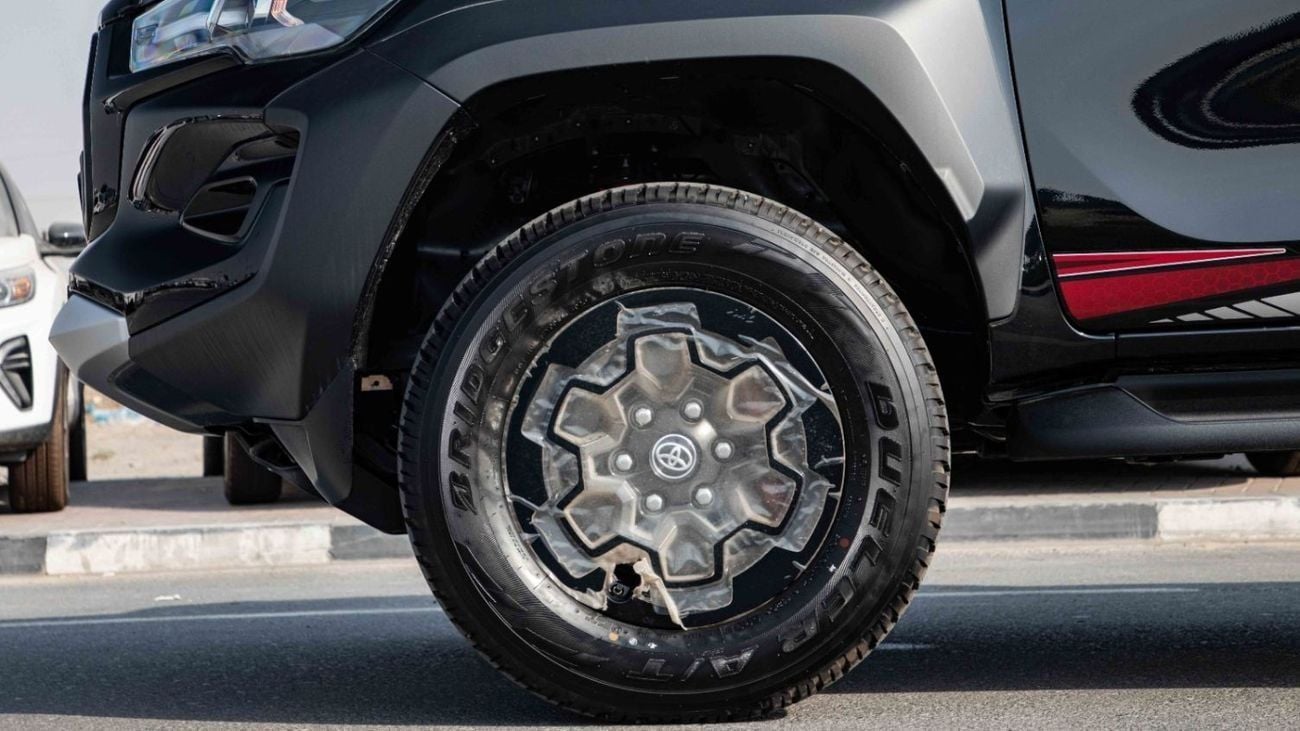 Toyota Hilux 4.0 л 2026 г. Чёрный