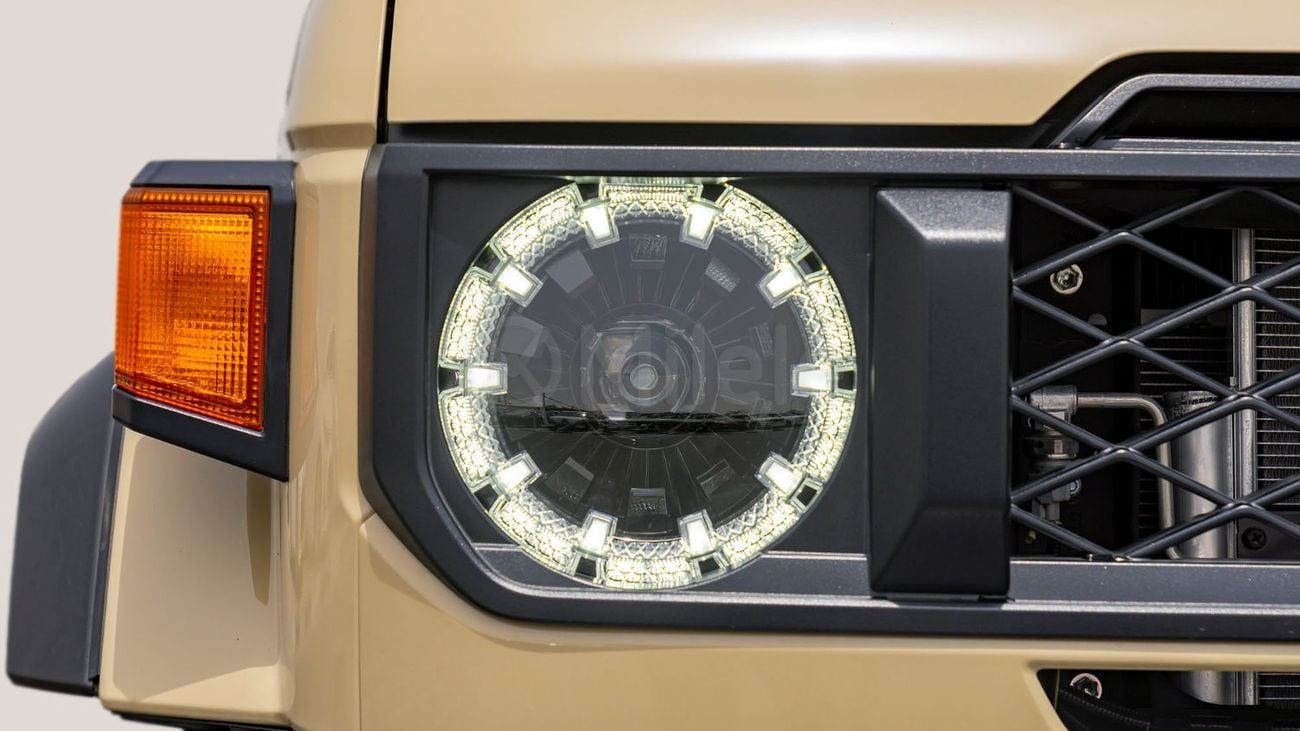 Toyota Land Cruiser Pickup 70 4.0 л 2025 г. Бежевый