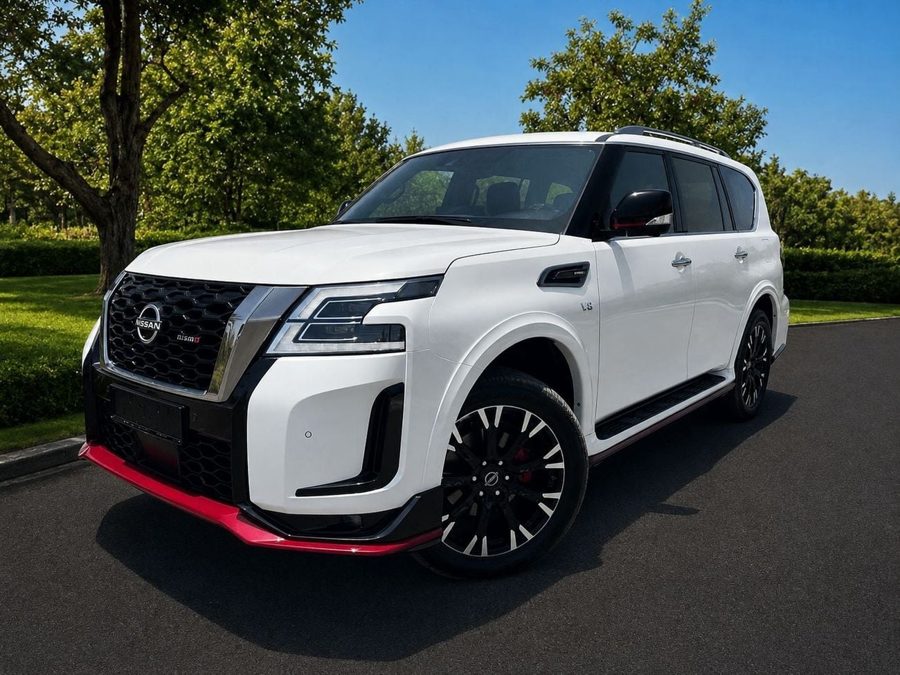 Nissan Patrol 5.6 л 2023 г. Белый