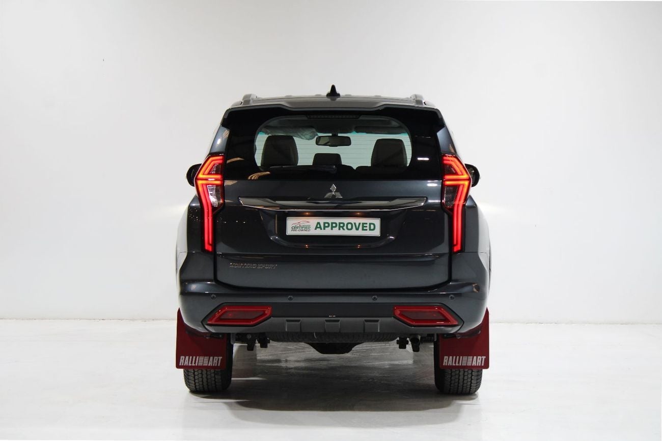 Mitsubishi Montero Sport 3.0 л 2023 г. Серый