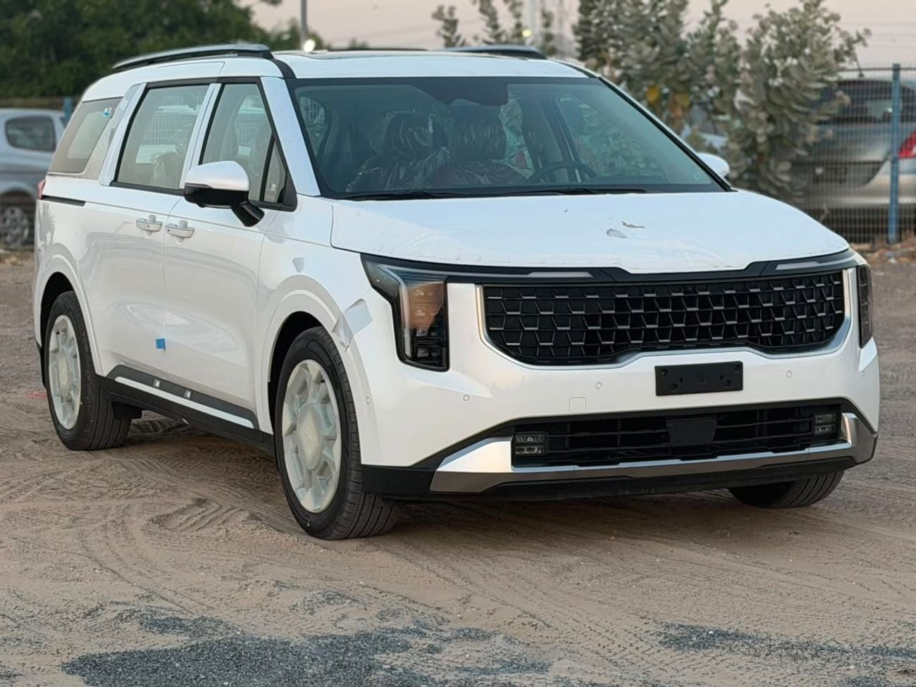 Kia Carnival 3.5 л 2026 г. Белый