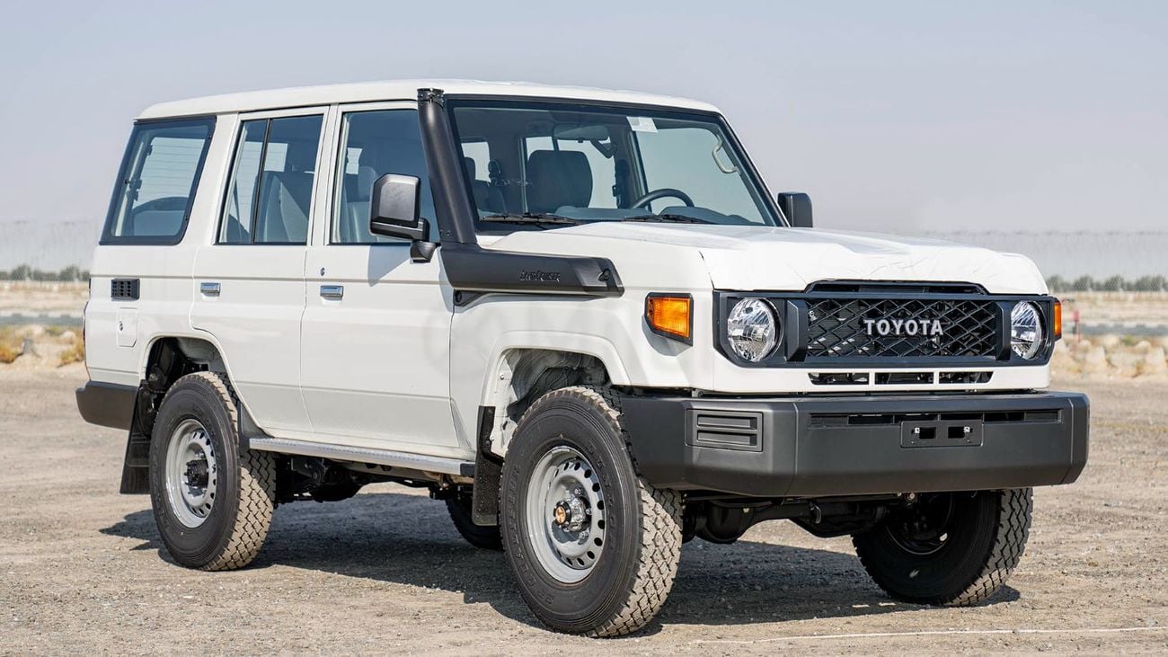Toyota Land Cruiser 70 4.2 л 2025 г. Белый