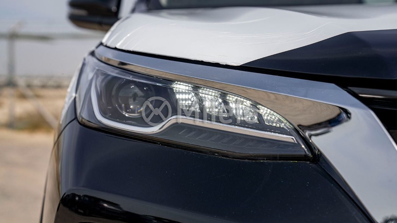 Toyota Fortuner 2.4 л 2026 г. Чёрный