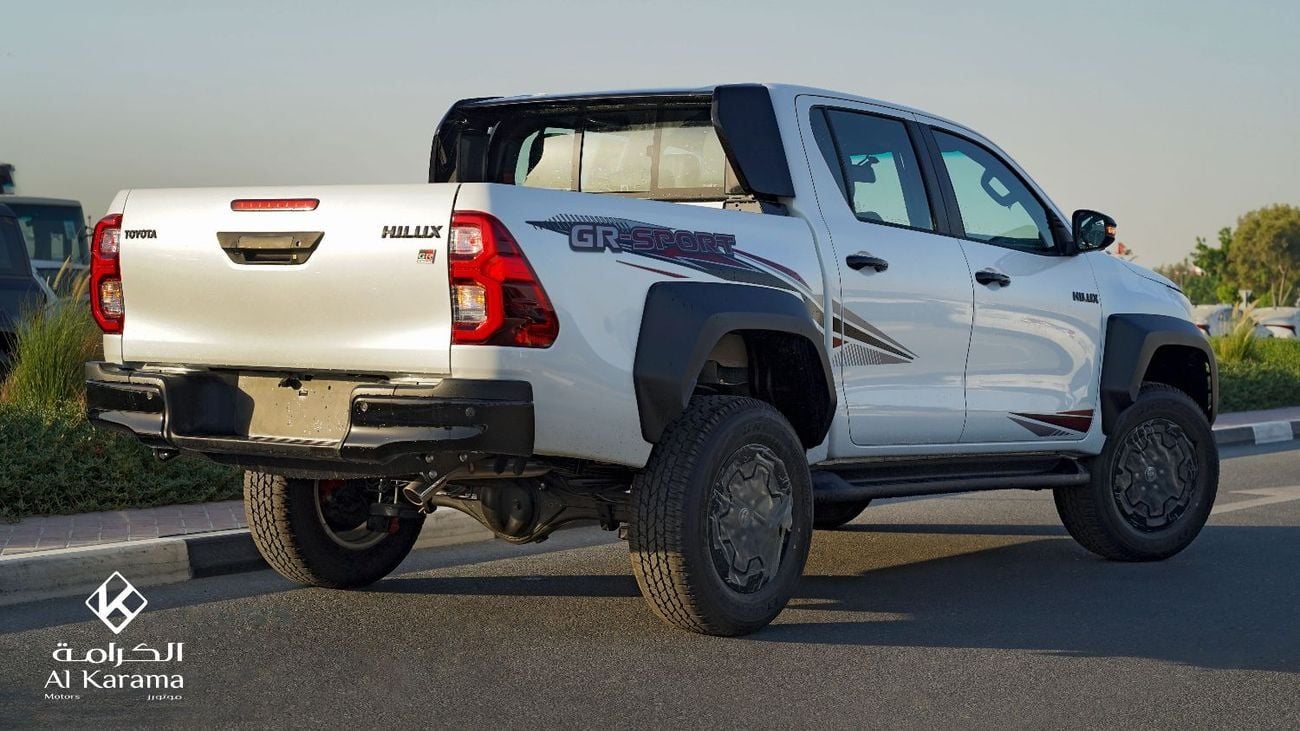 Toyota Hilux 2.8 л 2026 г. Белый