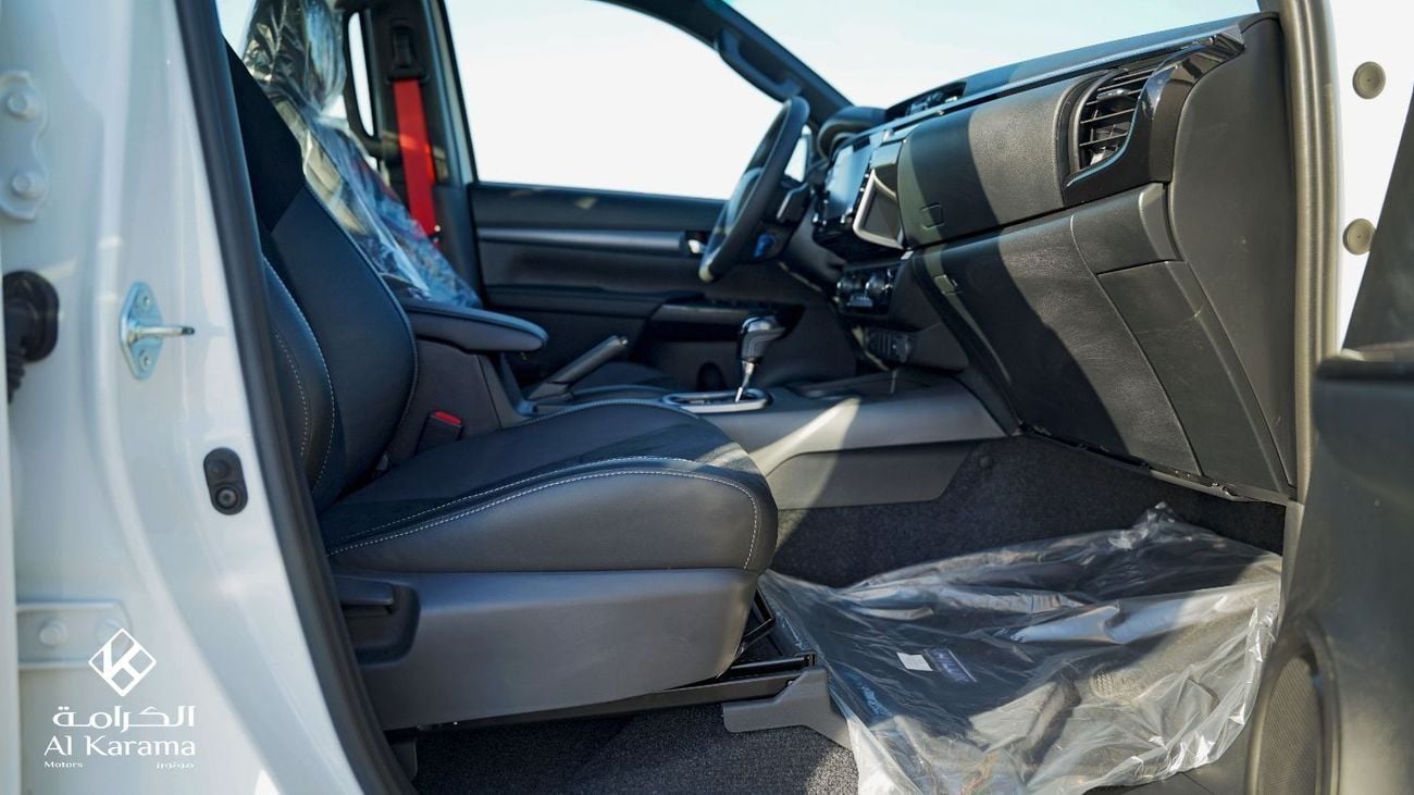Toyota Hilux 2.8 л 2026 г. Белый