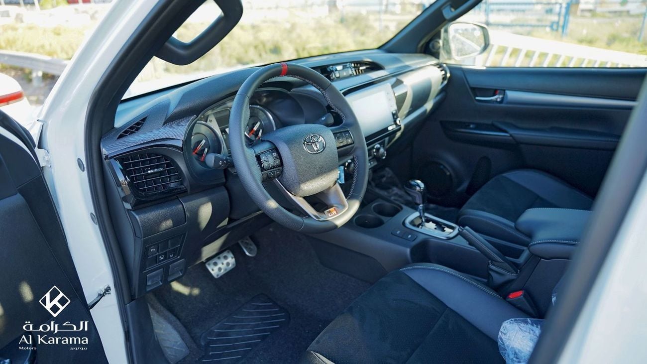 Toyota Hilux 2.8 л 2026 г. Белый