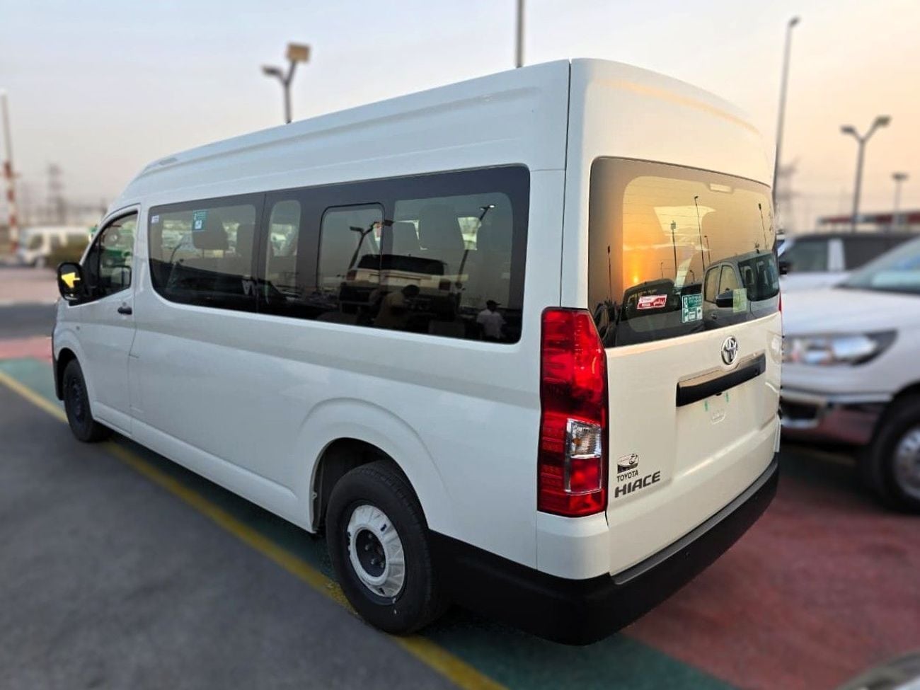 Toyota Hiace 3.5 л 2026 г. Белый