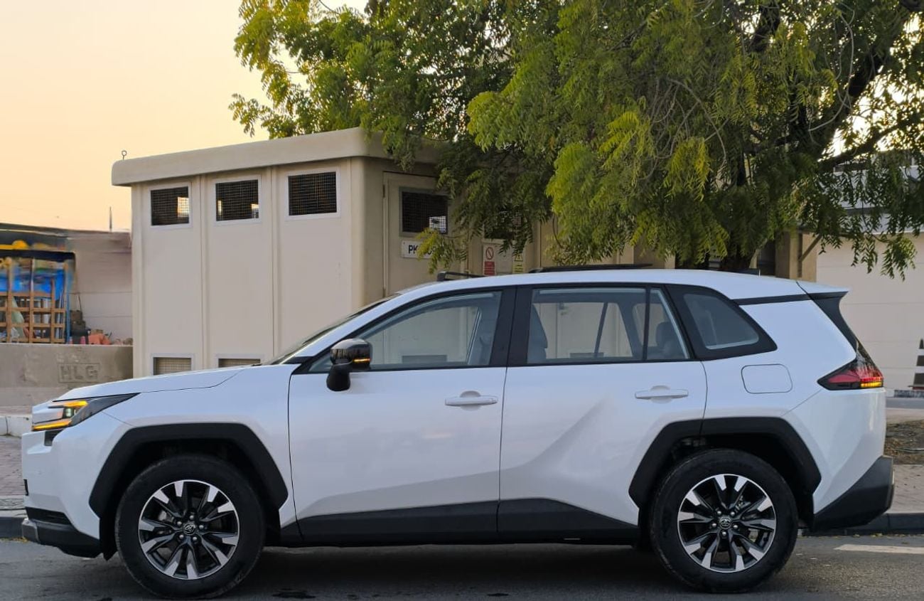 Toyota RAV4 2.0 л 2026 г. Белый