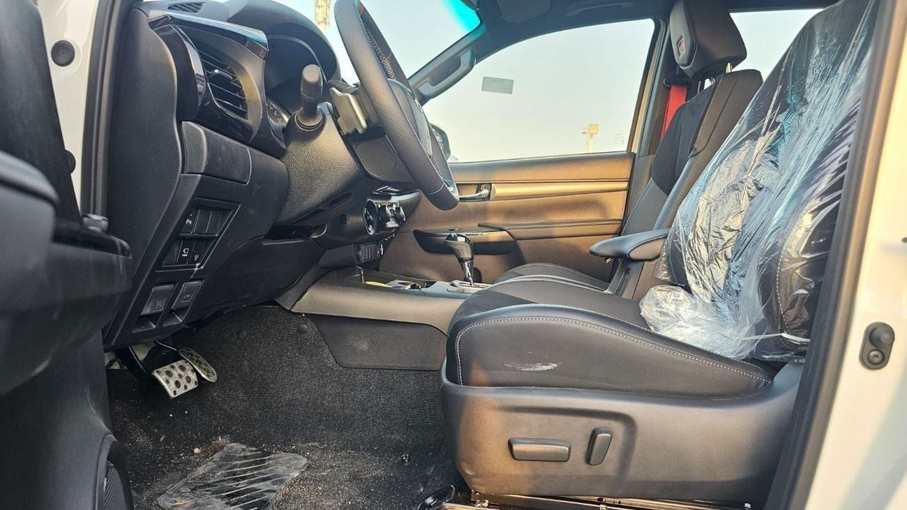Toyota Hilux 4.0 л 2026 г. Белый