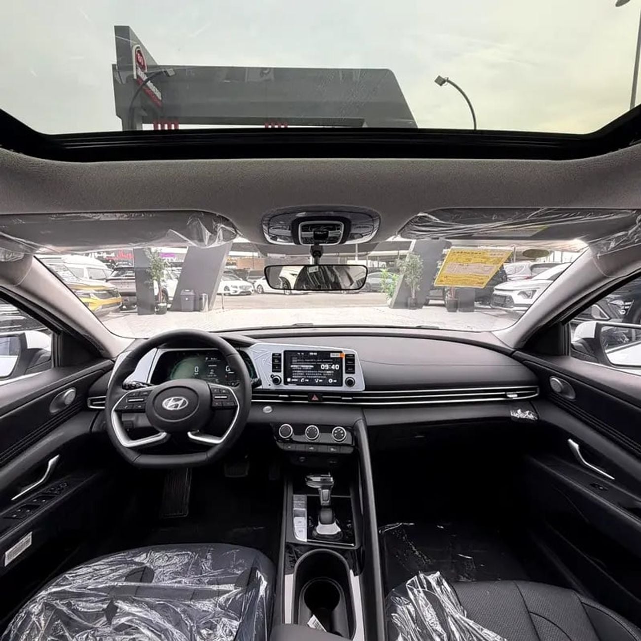 Hyundai Elantra 1.5 л 2025 г. Белый