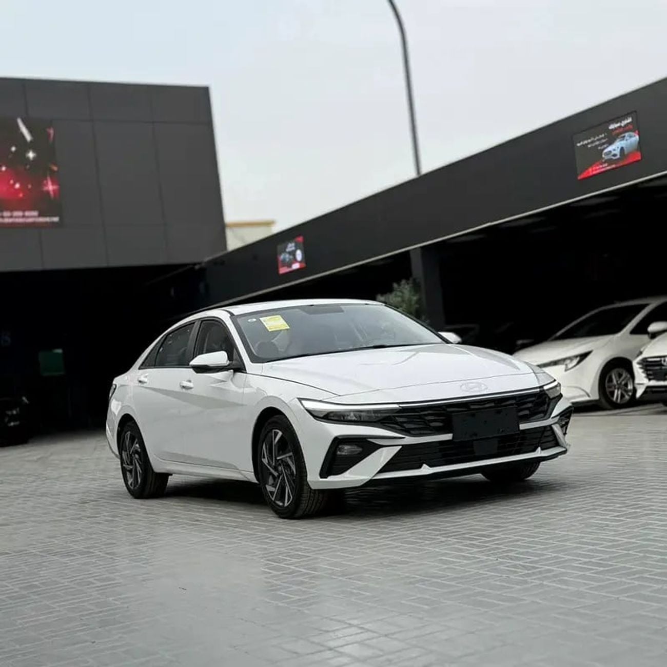 Hyundai Elantra 1.5 л 2025 г. Белый