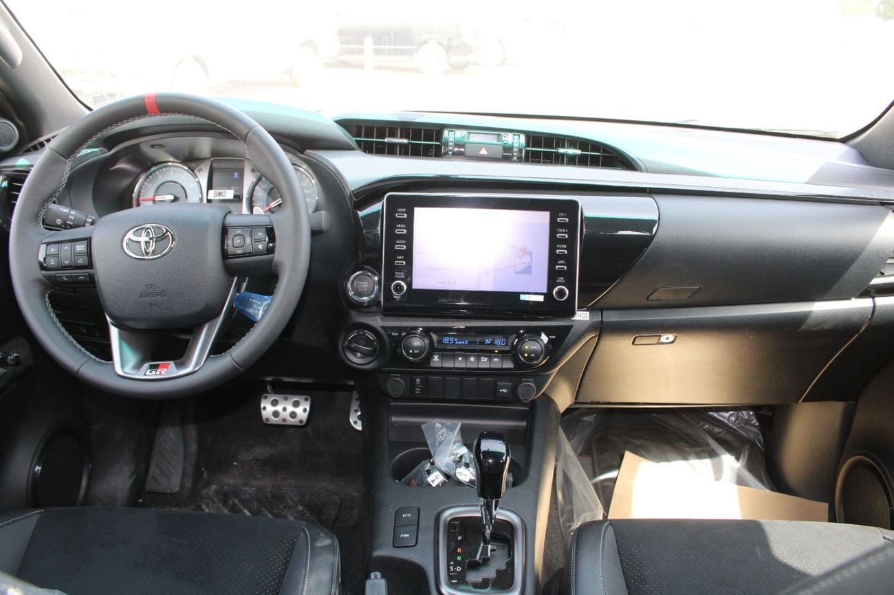 Toyota Hilux 4.0 л 2026 г. Белый