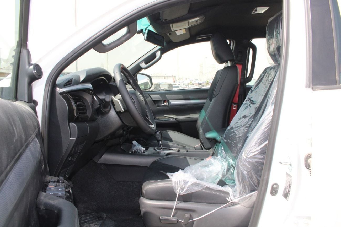 Toyota Hilux 4.0 л 2026 г. Белый