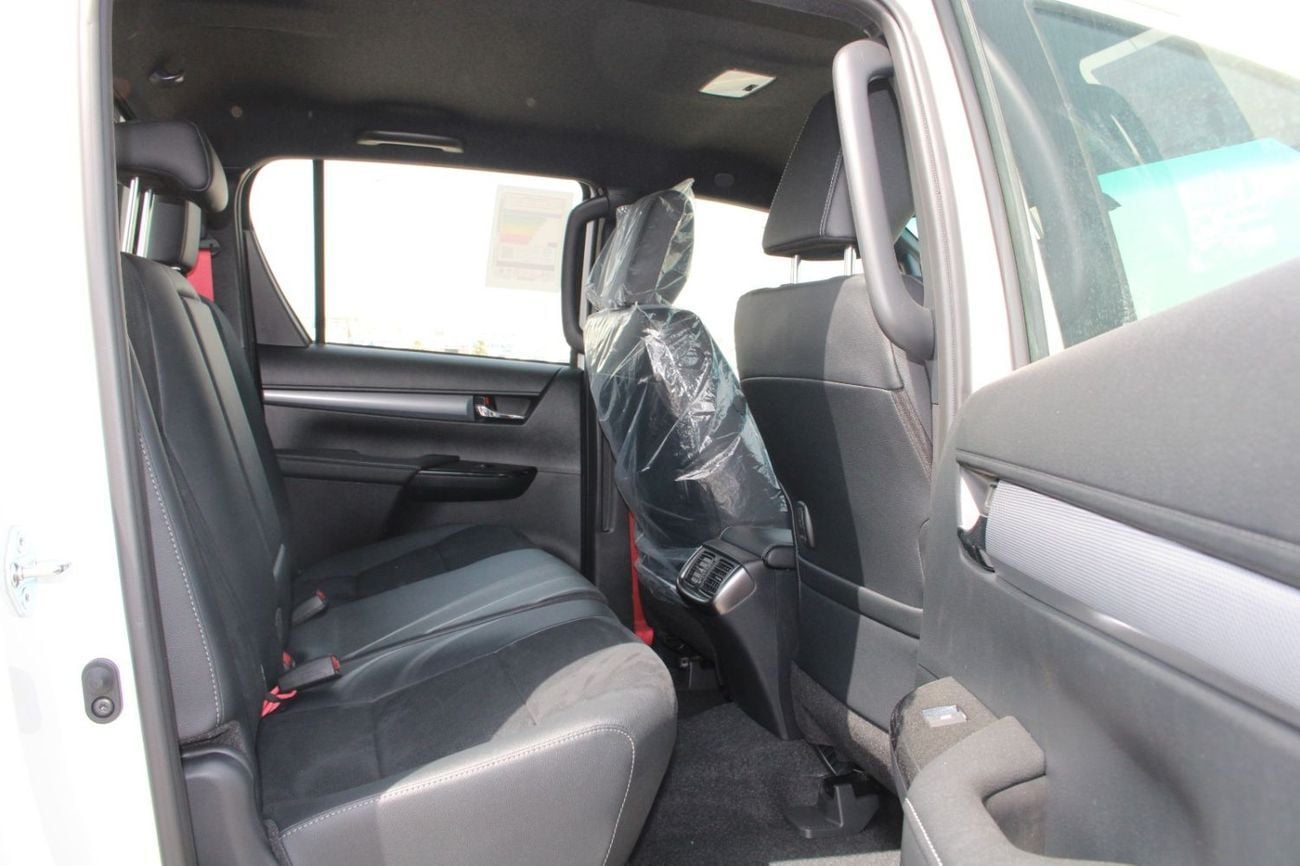 Toyota Hilux 4.0 л 2026 г. Белый
