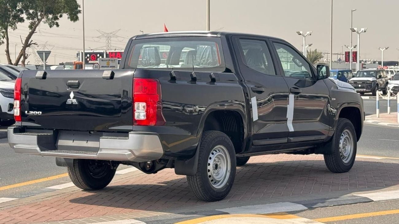 Mitsubishi L200 2.4 л 2026 г. Чёрный