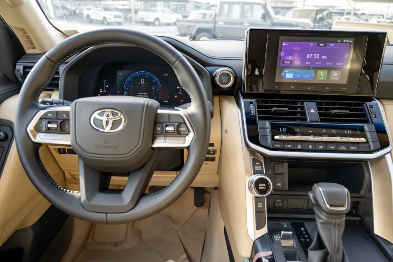 Toyota Land Cruiser 3.5 л 2025 г. Белый
