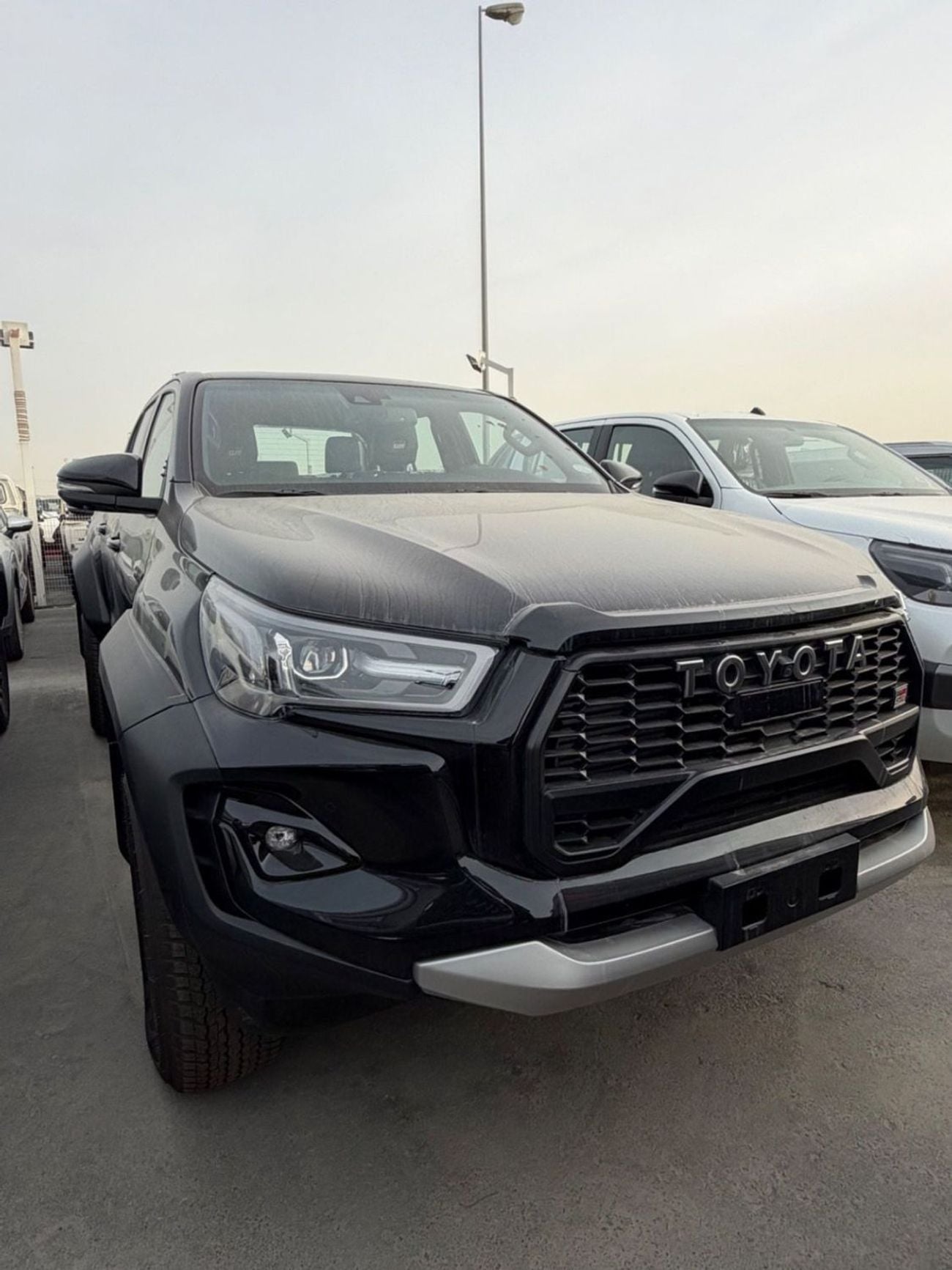 Toyota Hilux 2.8 л 2026 г. Чёрный