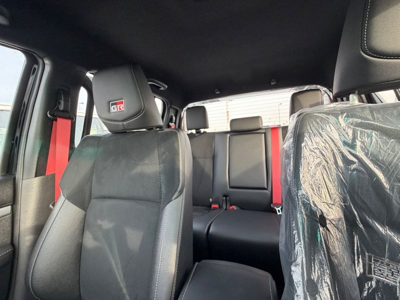 Toyota Hilux 2.8 л 2026 г. Чёрный