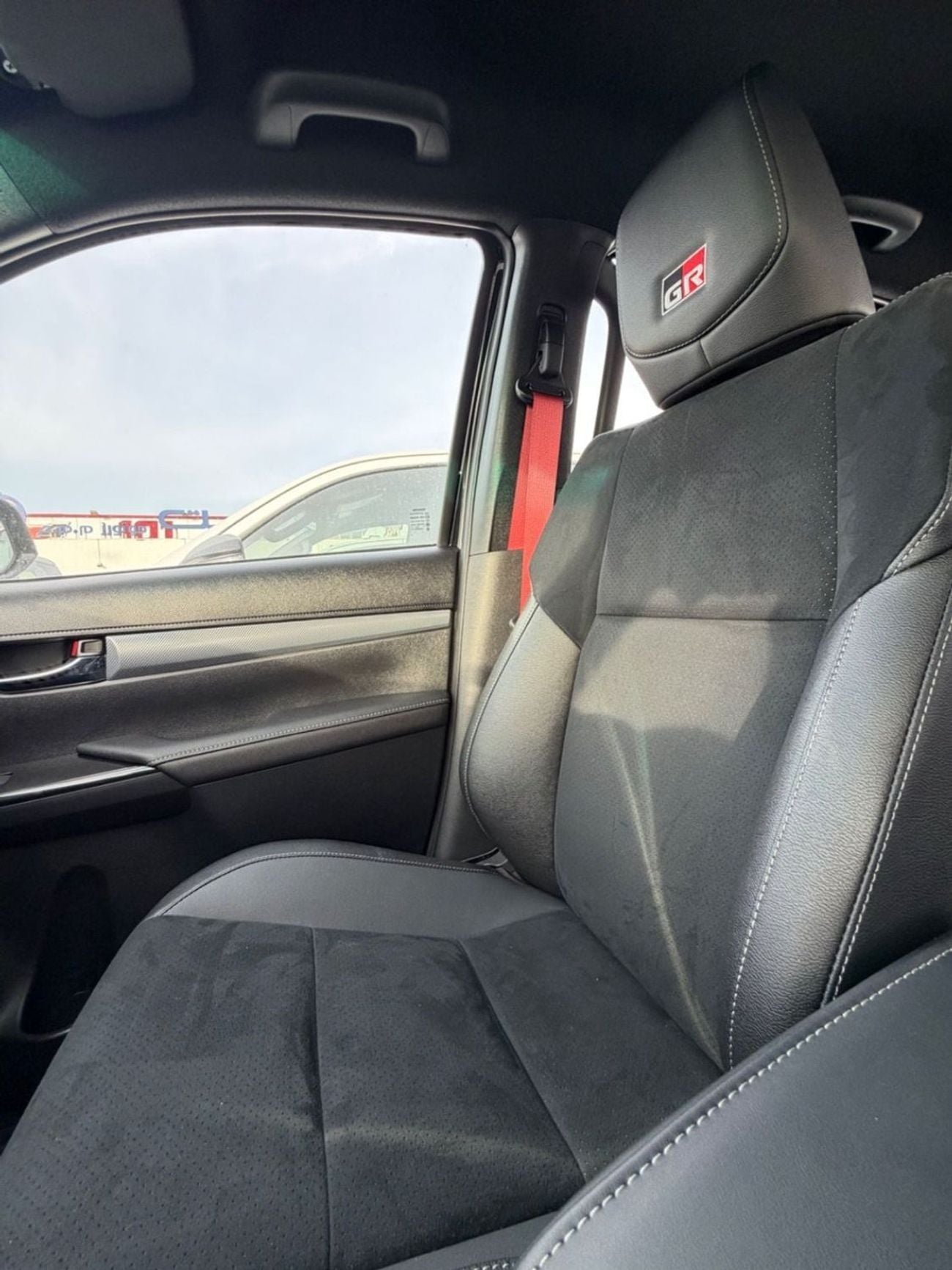 Toyota Hilux 2.8 л 2026 г. Чёрный