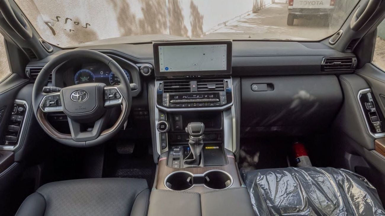 Toyota Land Cruiser 3.5 л 2026 г. Чёрный