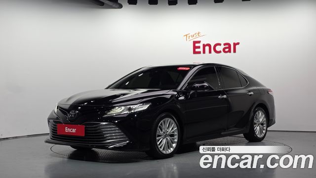 Toyota Camry 2018 — фото 1
