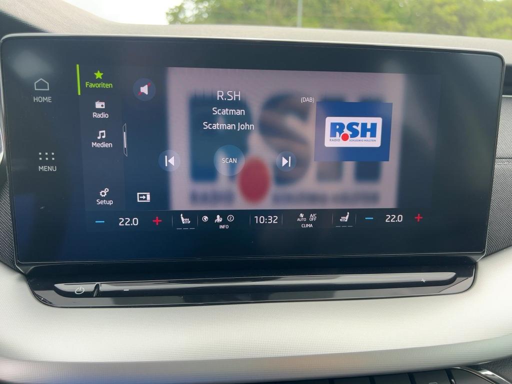 Skoda Octavia 2022 г. Чёрный, пробег 53050 км