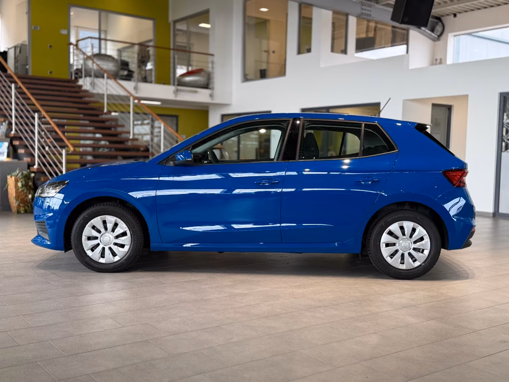 Skoda Fabia 2023 г. Синий, пробег 59000 км