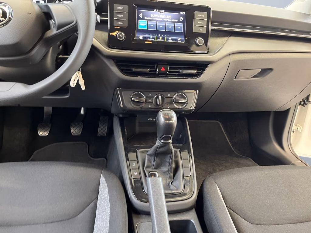 Skoda Fabia 2022 г. Белый, пробег 47540 км