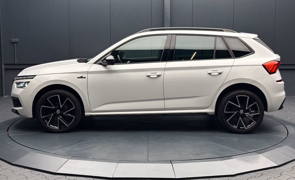 Skoda Kamiq 2021 г. Белый, пробег 42650 км