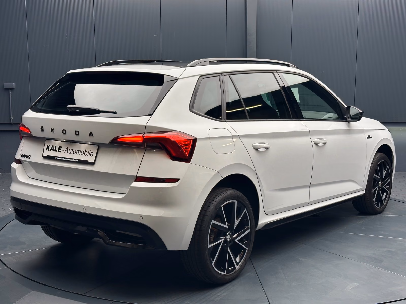 Skoda Kamiq 2021 г. Белый, пробег 42650 км