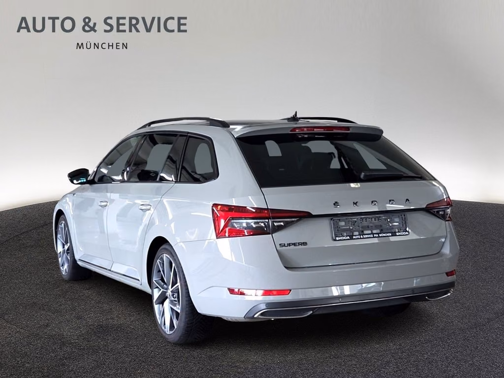Skoda Superb 2023 г. Серый, пробег 46700 км