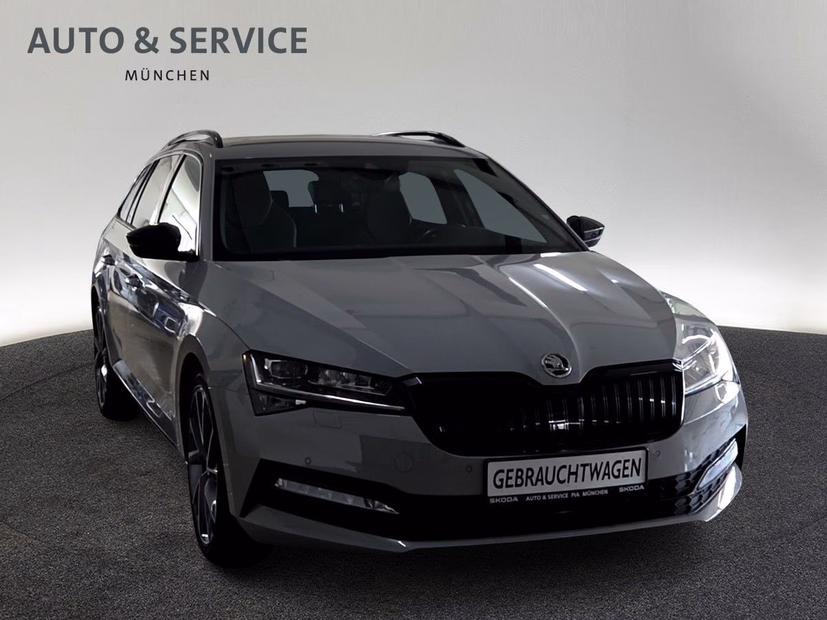 Skoda Superb 2023 г. Серый, пробег 46700 км