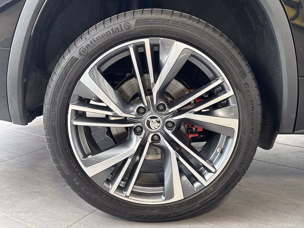 Skoda Kodiaq 2024 г. Чёрный, пробег 38450 км