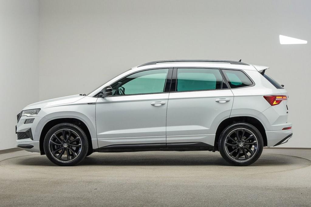 Skoda Karoq 2022 г. Белый, пробег 37900 км