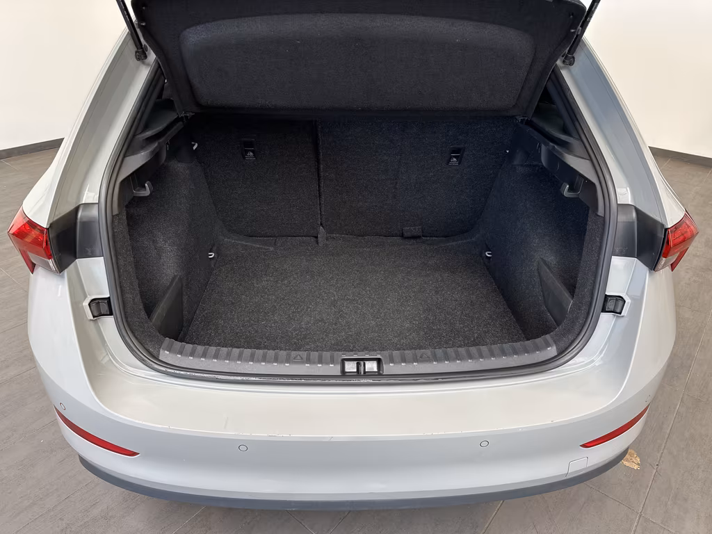 Skoda Scala 2023 г. Серый, пробег 46750 км