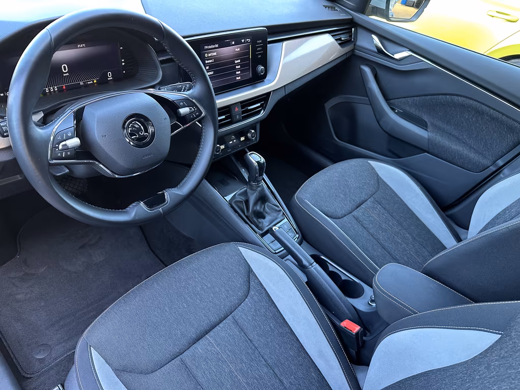 Skoda Scala 2023 г. Серый, пробег 49750 км