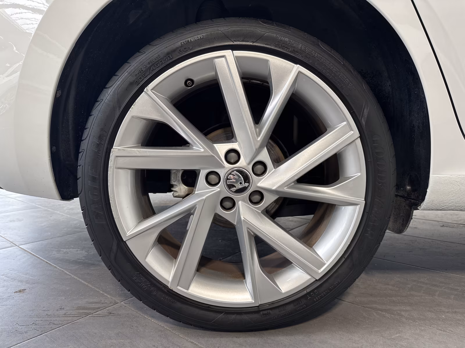 Skoda Scala 2023 г. Серый, пробег 46750 км