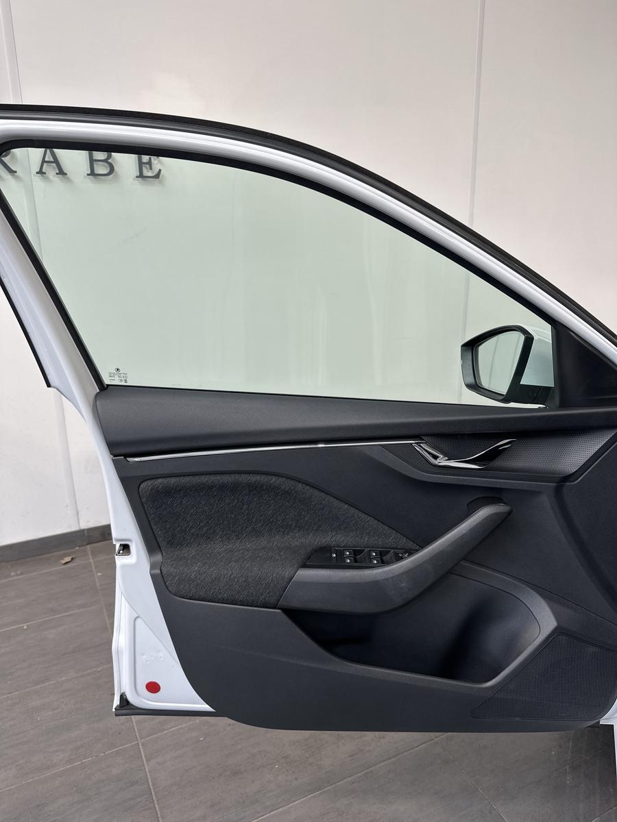 Skoda Scala 2023 г. Серый, пробег 46750 км