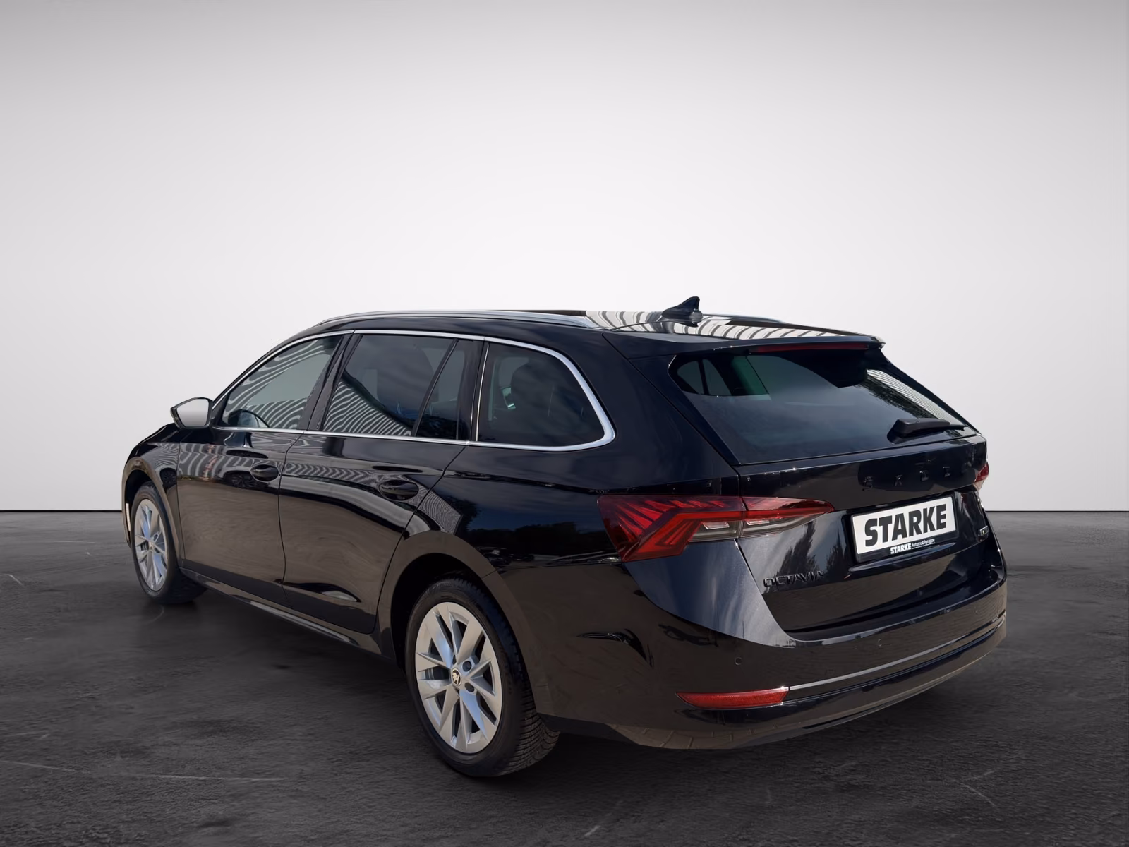 Skoda Octavia 2023 г. Чёрный, пробег 44741 км