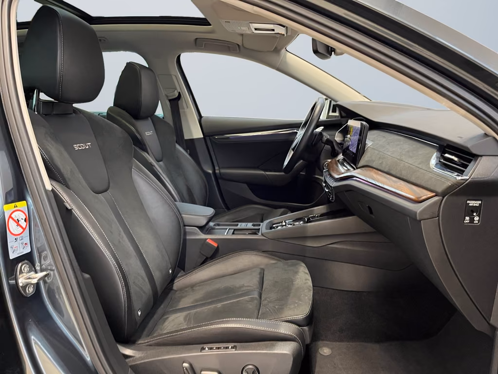 Skoda Octavia 2022 г. Серый, пробег 58131 км
