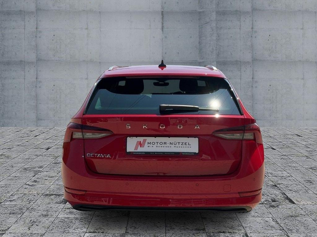 Skoda Octavia 2023 г. Красный, пробег 58211 км